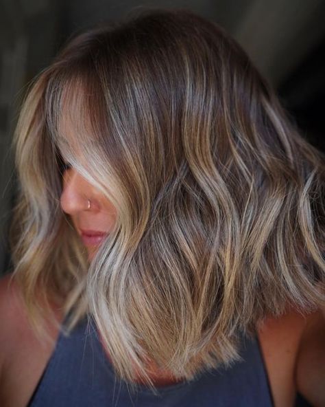 Opposite Balayage, Full Balayage Short Hair, Short Hair Partial Balayage, Short Hair With Balayage Brunettes, Bronde Balayage Shoulder Length, Shoulder Length Bronde Balayage, Partial Balayage Short Hair, Bronde Bob Balayage, Minimal Balayage