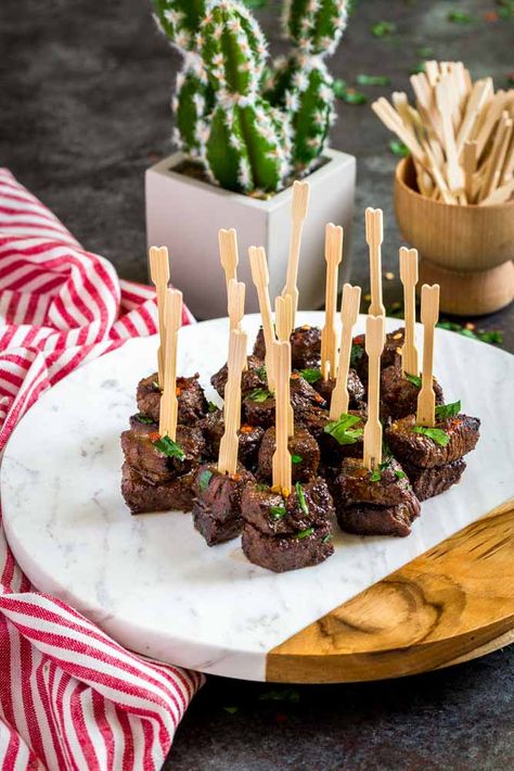 Steak Bites with Garlic Buter | Dinner or Steak Appetizers! | Confetti & Bliss Steak Skewer Appetizers, Popcorn Steak Bites, Beef Skewer Appetizers, Steak For Wedding, Sirloin Steak Appetizers, Meat Bites Appetizers, Mini Steak Appetizers, Steak Finger Food, Prime Rib Steak Bites