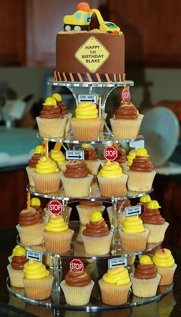 Construction theme cupcake tower Baby Cupcakes, Dump Truck Birthday Party, Construction Theme Birthday Party, Construction Cake, Construction Theme Party, Construction Birthday Parties, Trucks Birthday Party, Construction Theme, Cupcake Tower