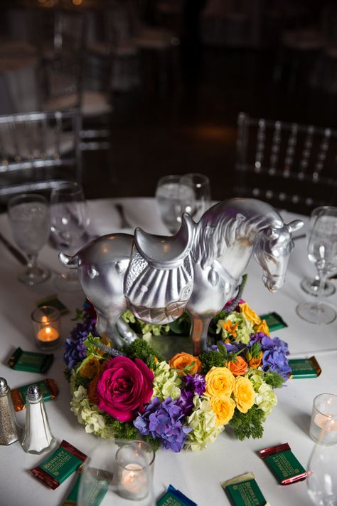 Horse Themed Table Centerpieces, Quinceanera Horse Theme, Horse Theme Wedding Decor, Horse Shoe Centerpieces, Horse Centerpiece Ideas, Horse Centerpieces, Kentucky Derby Wedding Shower, Derby Decorations, Western Centerpieces