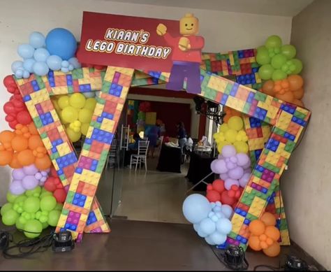 Lego Party Decorations Diy, Lego Vbs, Lego Balloons, Lego Decor, Lego Party Decorations, Lego Theme, Lego Decorations, Steam Ideas, Kids Camp