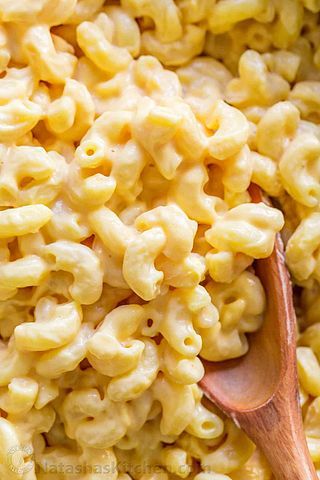 Creamy Mac and Cheese Recipe | Natasha's Kitchen | Bloglovin’ Mac And Cheese Rezept, Thanksgiving Recipes Side Dishes Veggies, Natashas Kitchen, Homemade Mac And Cheese Recipe, Best Mac N Cheese Recipe, Cheese Pasta Recipes, Thanksgiving Side Dishes Easy, Stovetop Mac And Cheese, Homemade Mac And Cheese