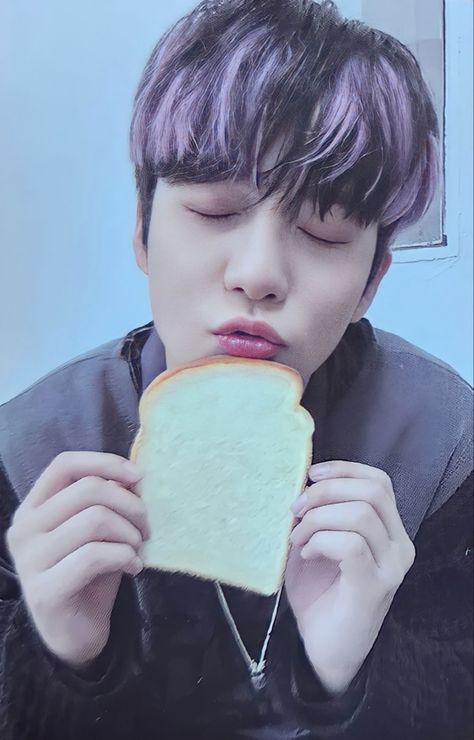 Jongho Photocard Scan, Jongho Ateez, Ateez Jongho, Photocard Scan, Bread, The World, Hair