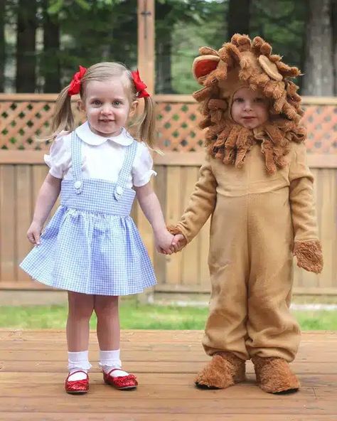 Have twins and need ideas for what to dress them up as for Halloween? Check out these twin Halloween costumes ideas to get inspired! Matching Brother Sister Costumes, Twin Costume Ideas Baby, Toddler Brother And Sister Costumes, Twin Boy Costume Ideas, Twin Costumes Toddler, Twin Toddler Halloween Costumes, Twin Halloween Costumes For Toddlers, Twin Girl Halloween Costumes, Toddler Sibling Halloween Costumes