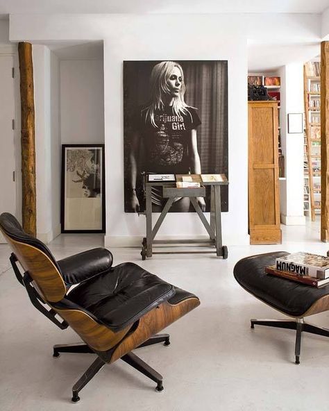 living Interior Design Per La Casa, 아파트 인테리어, Design Del Prodotto, Eames Lounge Chair, A Living Room, Eames Chair, Home Fashion, Rock N, Modern Interior Design