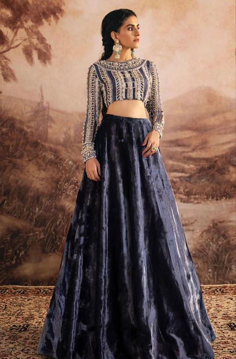 Velvet Lehenga Sabyasachi, Lehenga Sabyasachi, Mehndi Dress, Velvet Lehenga, Sabyasachi Lehenga, Wedding Lehenga Designs, Bridesmaid Saree, Wedding Shopping, Velvet Dress Designs