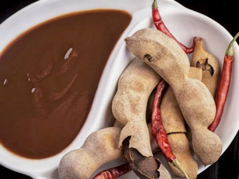 Salsa de tamarindo con chile Mexican Seasoning, Food C, Salsa Dip, Tamarindo, Authentic Recipes, Food Humor, Diy Food, I Love Food, Hot Sauce