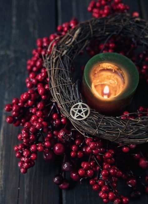 Yule Aesthetic, Yule Crafts, Pagan Christmas, Winter Solstice Celebration, Pagan Yule, Solstice Celebration, Dark Christmas, Yule Decorations, Season Of The Witch