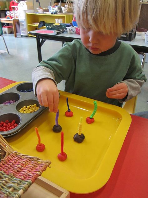 Threading Beads, Witches Fingers, Motor Coordination, Montessori Practical Life, Number Sets, Preschool Fine Motor, Motor Development, Montessori Ideas, Teaching Colors