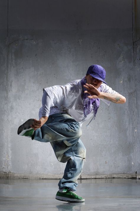 Break Dance Photography, Hip Hop Dance Photography, Insane Poses, Hip Hop Dance Poses, Hip Hop Photoshoot, Hiphop Dancer, Look Hip Hop, Street Dancing, Male Portrait Poses