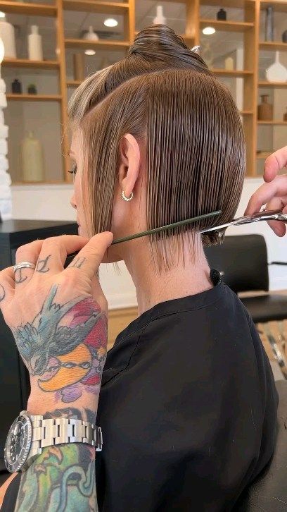 Repost @headrushdesigns • • • • • • . . #howto #shorthaireducation #professionalshears #howtovideo #haircuttingvideo | Instagram Short Hair Elegant Outfit, Straight Chin Length Bob Haircut, Bottleneck Bob Haircut, Chris Jones Hair Bob, How To Cut A Bob Step By Step, Chop Bob Hairstyles, Chris Jones Hair, Bottleneck Bob, Chin Bob