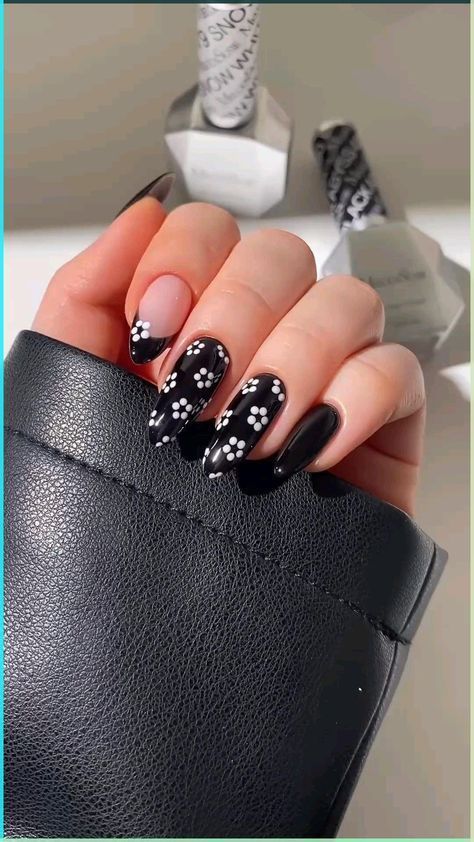 Quick Nail Art, Subtle Nails, Spring Nail Designs, Floral Nail, Simple Gel Nails, Work Nails, Nail Art Designs Diy, Nail Art Designs Videos, Black Nail