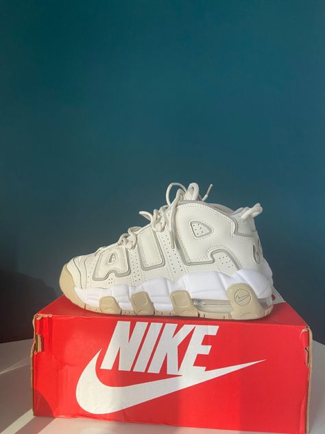 Up Tempo Nike, Nike Uptempo, Pretty Sneakers, Nike Air More Uptempo, Nike Air More, Trendy Shoes Sneakers, Pretty Shoes Sneakers, Kicks Shoes, Kawaii Shoes