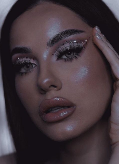 EUPHORIA MAKEUP INSPO | RINESTONE MAKEUP Strass Makeup Eyes, Lollapalooza Makeup, Gala Make Up, Bday Makeup, Cowgirl Makeup, Burlesque Makeup, Euphoria Makeup Looks, Makeup Cantik, Festival Make Up