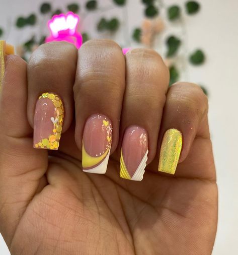 Choni Riverdale, Kid Braid Styles, Braids For Kids, Yellow Nails, Elegant Nails, Nail Art Hacks, Beauty Spa, Nail Spa, Braid Styles