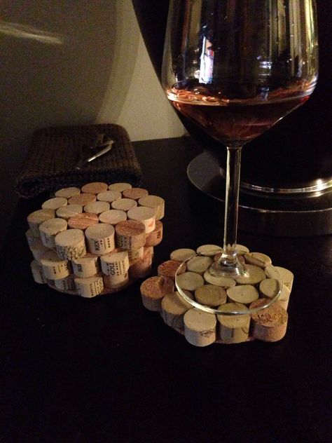 Cork Saver Ideas, Things To Do With Wine Corks, Cork Coasters Diy, Cork Decorations, Cork Bowl, Wine Cork Diy Projects, Wine Cork Coasters, Cork Diy Projects, Diy Cork