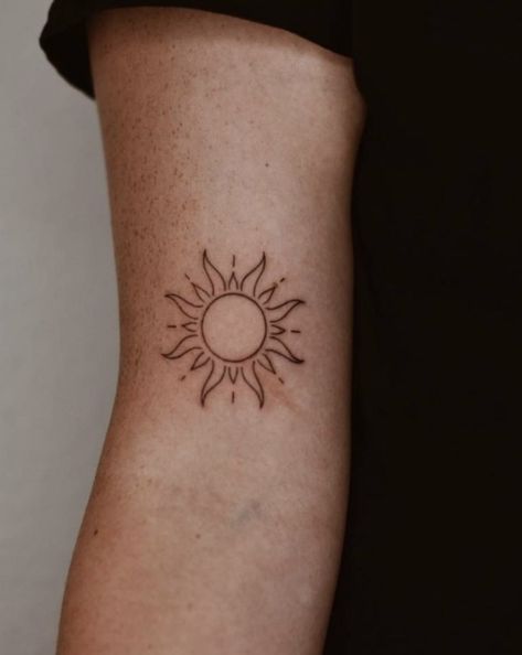 Argentinian Sun Tattoo, Flower Sun Tattoo, General Tattoo, Meaningful Word Tattoos, Fantasy Tattoo, Tattoos To Cover Scars, Fantasy Tattoos, Getting A Tattoo, Sun Tattoos