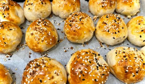 The 2 Ingredient Bagel Bites My Family Has Enjoyed for Years - Meals With Maria 2 Ingredient Bagel Bites, April Meal Plan, Vegan Baked Oatmeal, Spring Flavors, Mini Bagels, Bagel Bites, Inexpensive Meals, Crustless Quiche, 2 Ingredient