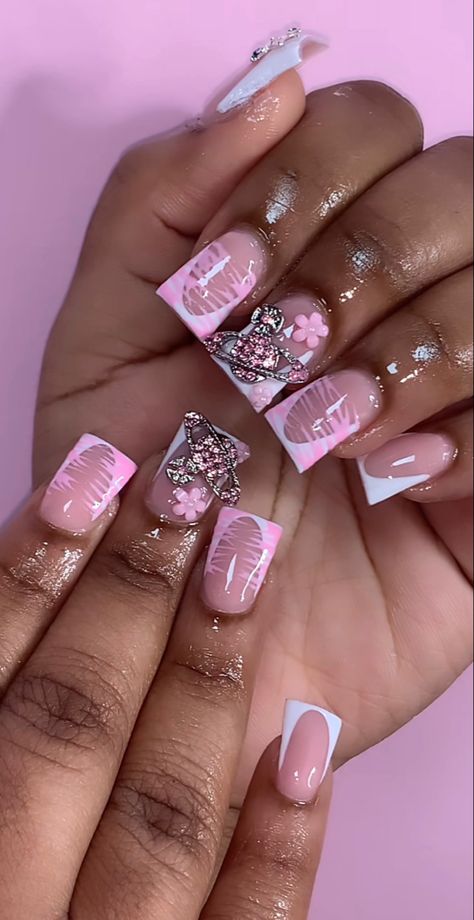 Pink Nails Cute Design, Cute Short Nail Sets Black Women, Medium Length Birthday Nail Designs, Medium Freestyle Nails Acrylic, Nails For 15 Yrs Old, Pink Nail Designs Square Medium, Cut Nail Designs, Pink And White Birthday Nails, 17th Birthday Nails Acrylic