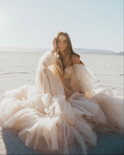 Salt Flats Utah Photoshoot, Tulle Dress Photoshoot, Utah Photoshoot, Brooklyn Mcknight, Pre Debut Photoshoot, Salt Flats Utah, Clip Ideas, Debut Photoshoot, Salt Flat