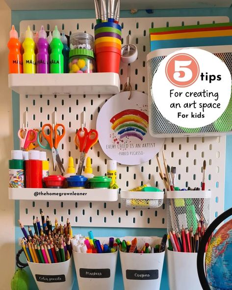 Playroom Craft Area, Art Corner For Kids, Kids Craft Station, Art Station For Kids, Art Space For Kids, Kids Art Area, Kids Art Corner, Kids Art Station, Arts And Crafts Corner