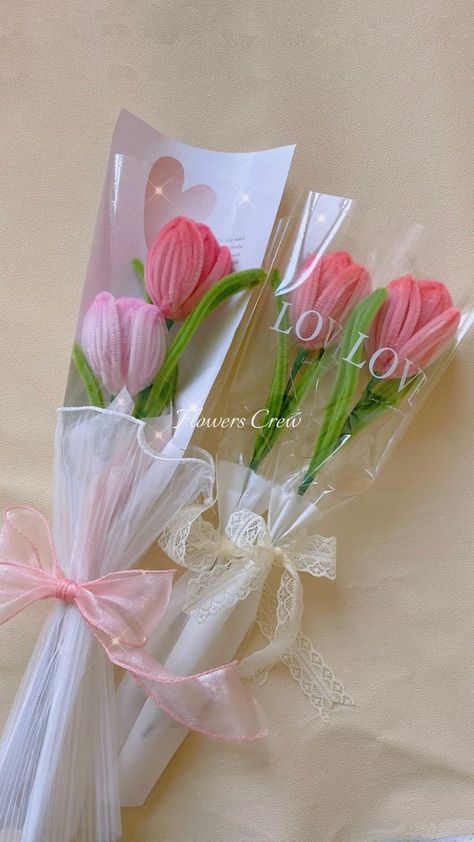 Pink Tulip Bouquet, Pink Tulips Bouquet, Clean Flowers, Diy Bouquet Wrap, Pipe Cleaner Flowers, Flower Bouquet Diy, Pipe Cleaner Crafts, Flower Gift Ideas, Tulip Bouquet