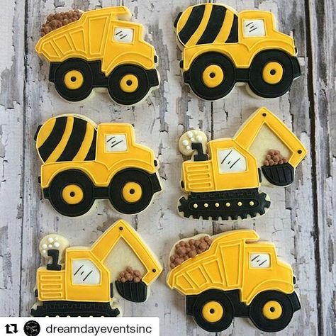 Truck Birthday Party Food, Truck Cookies, Construction Cookies, Cookie Party Favors, Construction Theme Birthday Party, Truck Birthday Party, Truck Cakes, Construction Birthday Parties, Trucks Birthday Party