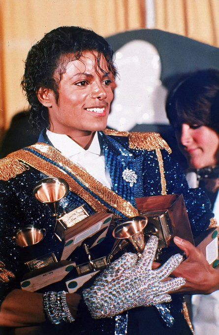 Michael Jackson Grammys, Michael Jackson Awards, Michael Jackson 1983, Mjj Pictures, Thriller Album, Michael Jackson Rare, Photos Of Michael Jackson, Michael Jackson Thriller, Nina Agdal