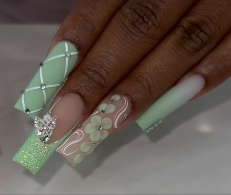 Sweet 16 Nails, 16 Nails, Quince Nails, Quinceanera Nails, Mint Green Nails, Green Quince, Mint Nails, Green Acrylic Nails, Spring Acrylic Nails