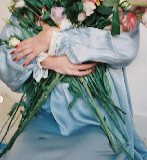 Handful Of Flowers, Garden Film Photography, Fake Flower Photoshoot, Poor Things Inspired Aesthetics, Flower Photoshoot Aesthetic, Green Flags, Poor Things, Sopot, Bouquet Of Flowers