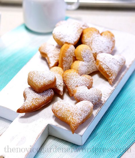 Beignet Bar Wedding, Beignets At Wedding, Beignets Wedding, Fat Tuesday Food, Crawfish Boil Recipe, Boil Recipes, Mardi Gras Food, Shrove Tuesday, Boiled Food