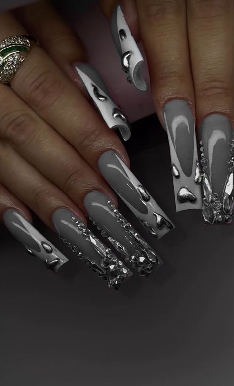 Extravagant Nails, Bratz Nails, Grey Acrylic Nails, Gold Acrylic Nails, Nail Piercing, Nails Silver, Ombre Acrylic Nails, Stiletto Nails Designs, Dope Nail Designs