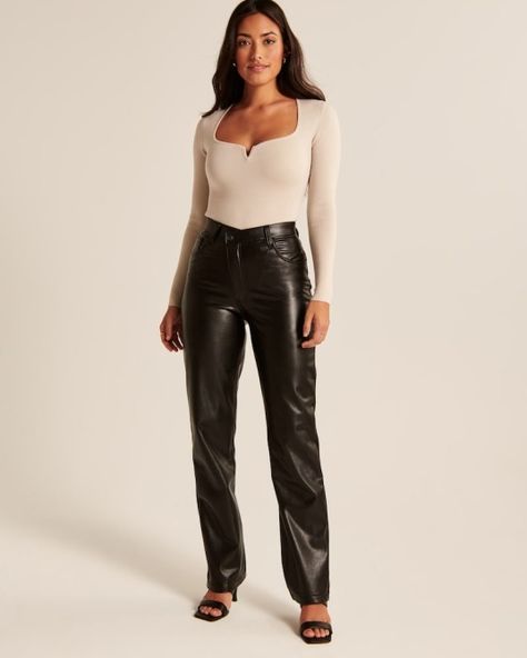 Faux Leather Pants Outfit, Outfits Europe, Patent Leather Pants, Faux Leather Jeans, Leather Pants Outfit, 2022 Style, Fall Wardrobe Essentials, Leather Pants Women, Women's Bottoms