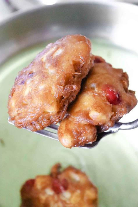 Homemade Apple Fritters Easy, Apple Fritters Recipe Easy, Cherry Fritters Recipe, Baked Apple Fritters Recipe Easy, Home Made Apple Fritters, No Fry Apple Fritters, Fruit Fritters, Cherry Fritters, Personal Pies