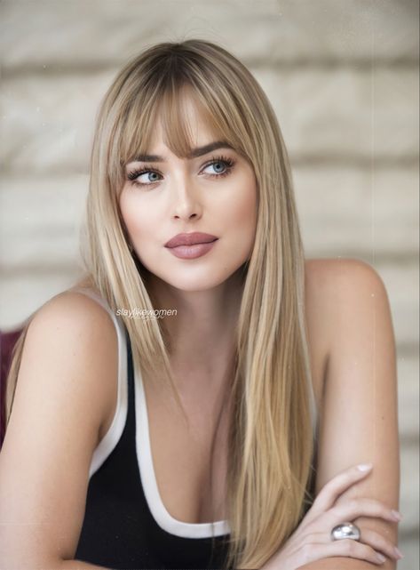 Dakota Johnson Hair Blonde, Dakota Johnson Blonde, Bangs Inspo, Dakota Johnson Hair, Pretty Hair Cuts, Bangs With Medium Hair, Cool Blonde, Long Hair With Bangs, Dakota Johnson