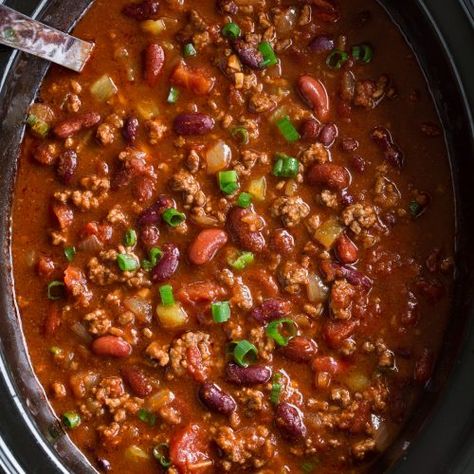 Cooking Classy Chili, Best Slow Cooker Chili, Easy Chili Recipe Crockpot, Slow Cooker Chili Easy, Slow Cooker Chili Beef, Lasagne Al Pesto, Homemade Chili Recipe, Slow Cooker Chili Recipe, Beef Chili Recipe