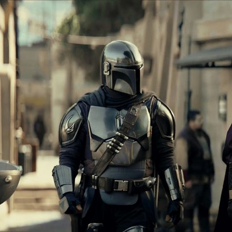 Starwars Icons, The Mandalorian Season 3, Mandalorian Season 3, Mandalorian Costume, Mandalorian Cosplay, Poe Dameron, Star Wars Wallpaper, Tv Characters, Pedro Pascal