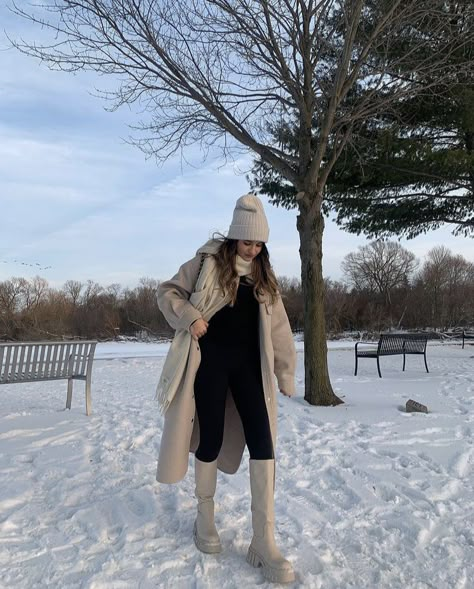 Kasmir Outfit Ideas, Hokkaido Outfit Winter, Winter Outfits Korean Snow, Beige Long Boots Outfit, Hokkaido Winter Outfit, White Long Boots Outfit, Canada Outfit Winter, Ny Winter Outfits, Snow Ootd