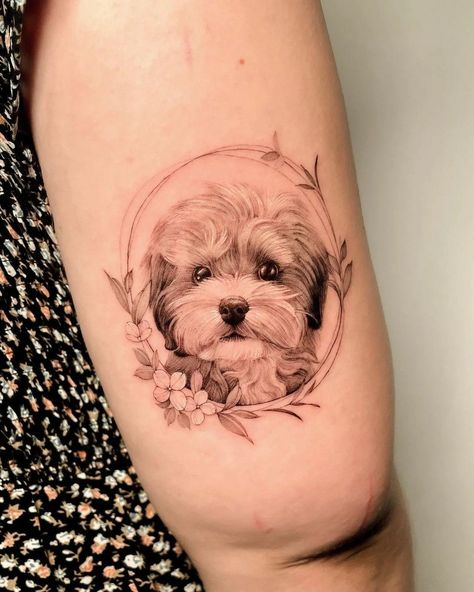 Dog Tattoo Ideas Minimalist, Tattoo Perro, Tattoo Ideas Minimalist, Tatoo Dog, Pet Memorial Tattoo, Dog Portrait Tattoo, Puppy Tattoo, Dog Tattoo Ideas, Dog Memorial Tattoos