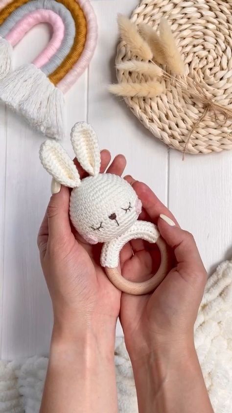 Projek Mengait, Crochet Baby Projects, Crochet Baby Gifts, Crochet Nursery, Crochet Bunny Pattern, Knitting Aesthetic, Pola Amigurumi, Crochet Baby Toys, Crochet Animals Free Patterns