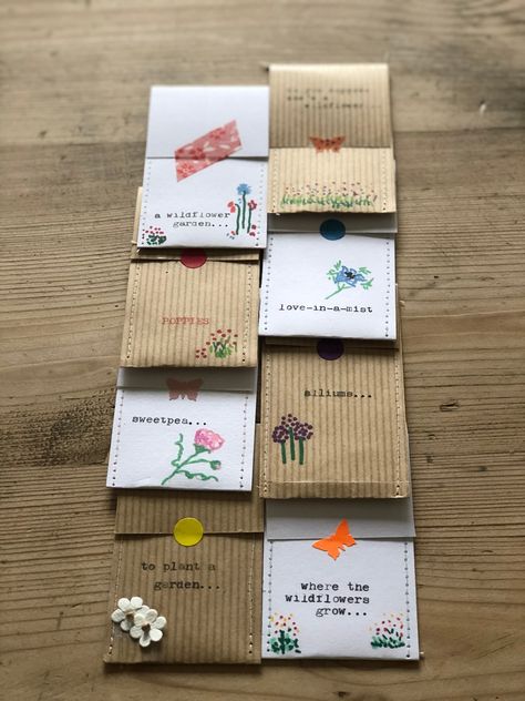 How to make DIY Seed Envelopes - seeds to scatter Seed Paper Diy, Diy Seed Packets, Seed Envelopes, Saving Seeds, Flower Seed Paper, Diy Props, Diy Pencil, Sticky Paper, Seed Saving