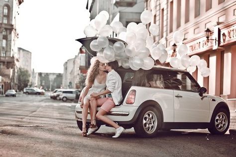 :) Mini Balloons, Beauty Shots, Cute Cars, Cute Photos, Mini Cooper, Wedding Modern, Picture Perfect, Engagement Photos, Cool Photos