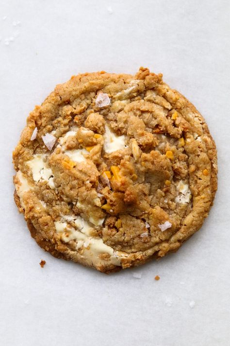 Salted Egg Yolk Cereal Cookies - Constellation Inspiration Caramelized White Chocolate Recipes, Cereal Cookies, Salted Egg Yolk, No Egg Cookies, Big Cookie, Salted Egg, Cereal Recipes, Chocolate Chip Cookie Dough, Chocolate Chip Cookie