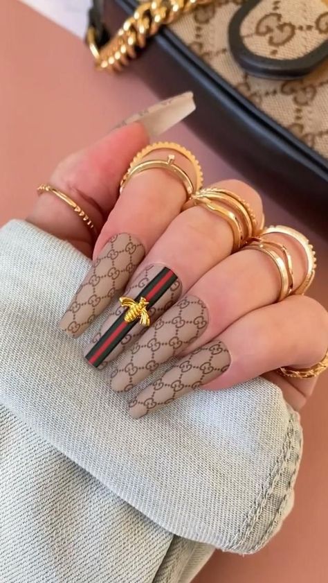 Gucci Nails Designs, Chanel Nail Art, Channel Nails, Art Inspiration Creative, Chanel Nails Design, Creative Tattoo Ideas, Louis Vuitton Nails, Dior Nails, Gucci Nails