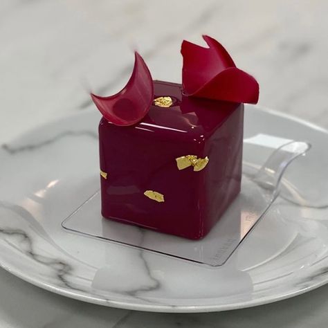 Fine Dining Desserts, Cherry Compote, Mini Pastries, Dark Chocolate Mousse, Dessert Packaging, Pink Birthday Cakes, Red Chocolate, Cake Packaging, Pastry Art