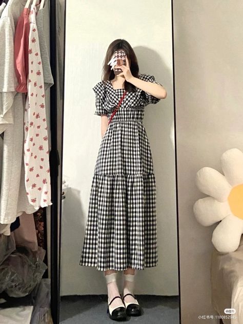 Dresses Korean Style, Modest Girly Outfits, Simple Frock Design, Beautiful Casual Dresses, Cute Skirt Outfits, Myanmar Dress Design, Modest Dresses Casual, Korean Fashion Dress, Designer Dresses Casual