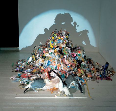 Trash Art, Sustainable Art, Shadow Art, Arte Inspo, Theme Design, Art Sculpture, Art Plastique, Light And Shadow, Installation Art