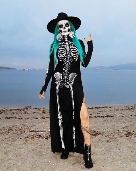 Ropa Dark, Cartoon Costumes, Scary Halloween Costume, Skeleton Costume, Diy Halloween Costume, Scary Costumes, Halloween Vampire, Scary Halloween Decorations, Funny Costumes