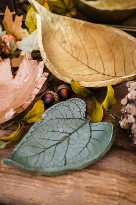 20 Handmade Unique DIY Fall Gifts - Wonder Forest Kiln Clay Projects, Ceramic Leaves Pottery, Natural Clay Crafts, Fall Air Dry Clay Projects, Air Drying Clay Projects, Clay Projects For Adults, Air Dry Clay Leaf, Crayola Air Dry Clay Projects, Nature Crafts For Adults Diy