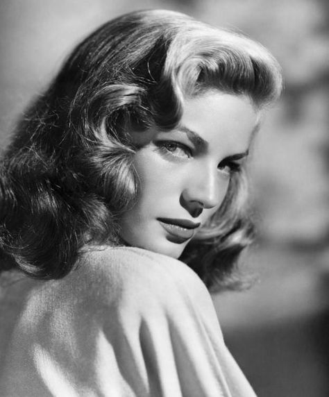 Cinco años sin Lauren Bacall: el sueño eterno de la viuda oficial de Hollywood 70s Actors, Glamorous Women, Bogie And Bacall, Bogart And Bacall, Foto Glamour, Lauren Bacall, Humphrey Bogart, Hollywood Icons, Actrices Hollywood